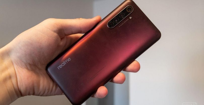 Şık Tasarımıyla Dikkat Çeken Realme X50 Pro 5G Geliyor Şık Tasarımıyla Dikkat Çeken Realme X50 Pro 5G Geliyor