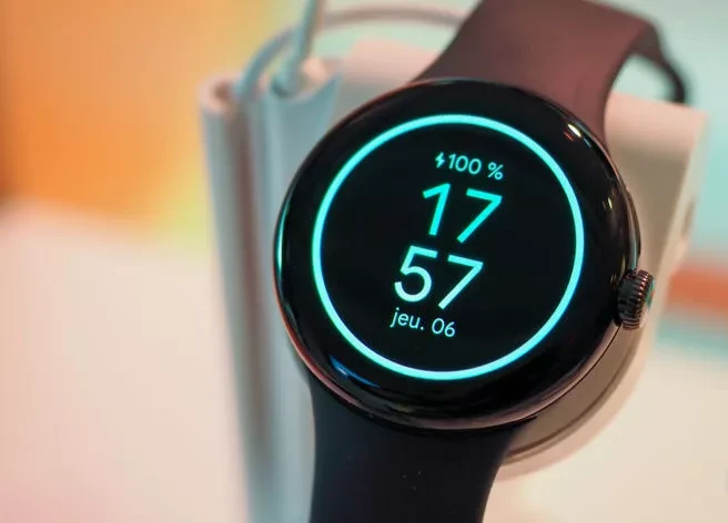 Google Pixel Watch harika bir Wear OS saati ancak kötü bir Fitbit
