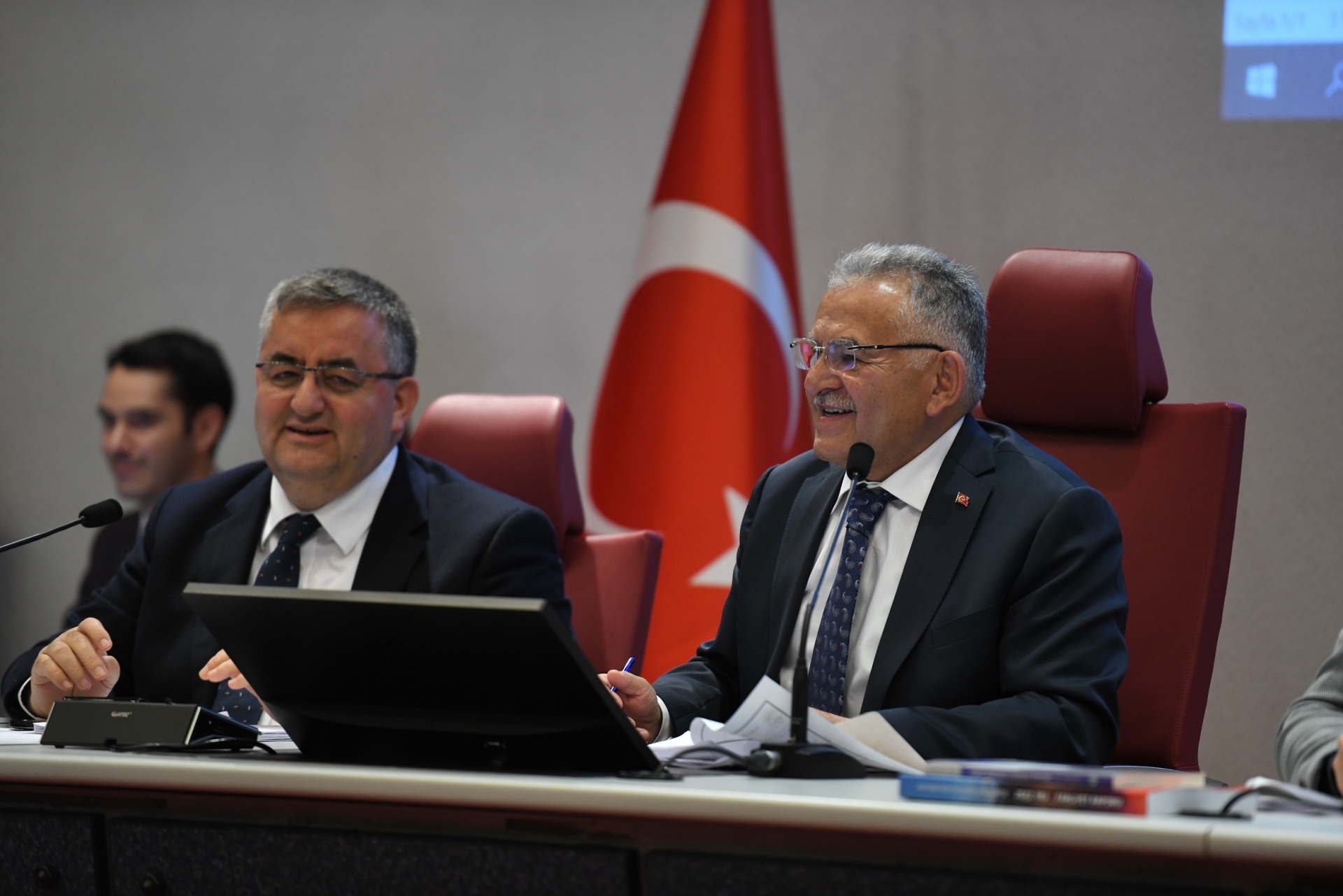 Büyükşehir Meclisi’nden Kadın Kooperatiflerine 200 Bin TL’lik Destek Büyükşehir Meclisi’nden Kadın Kooperatiflerine 200 Bin TL’lik Destek