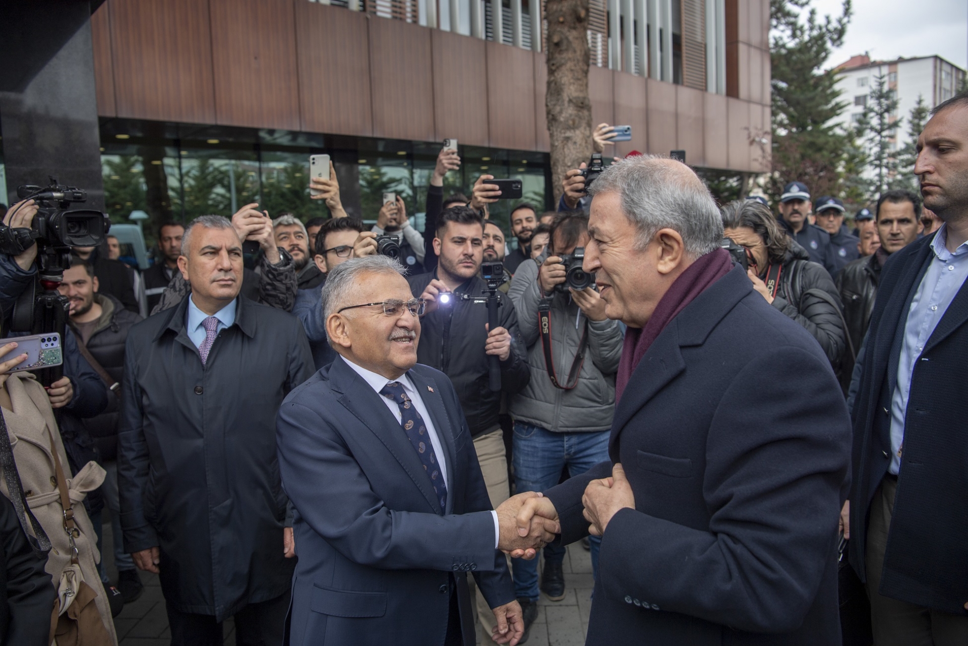 Büyükşehir’de Coşkulu Karşılama Büyükşehir’de Coşkulu Karşılama