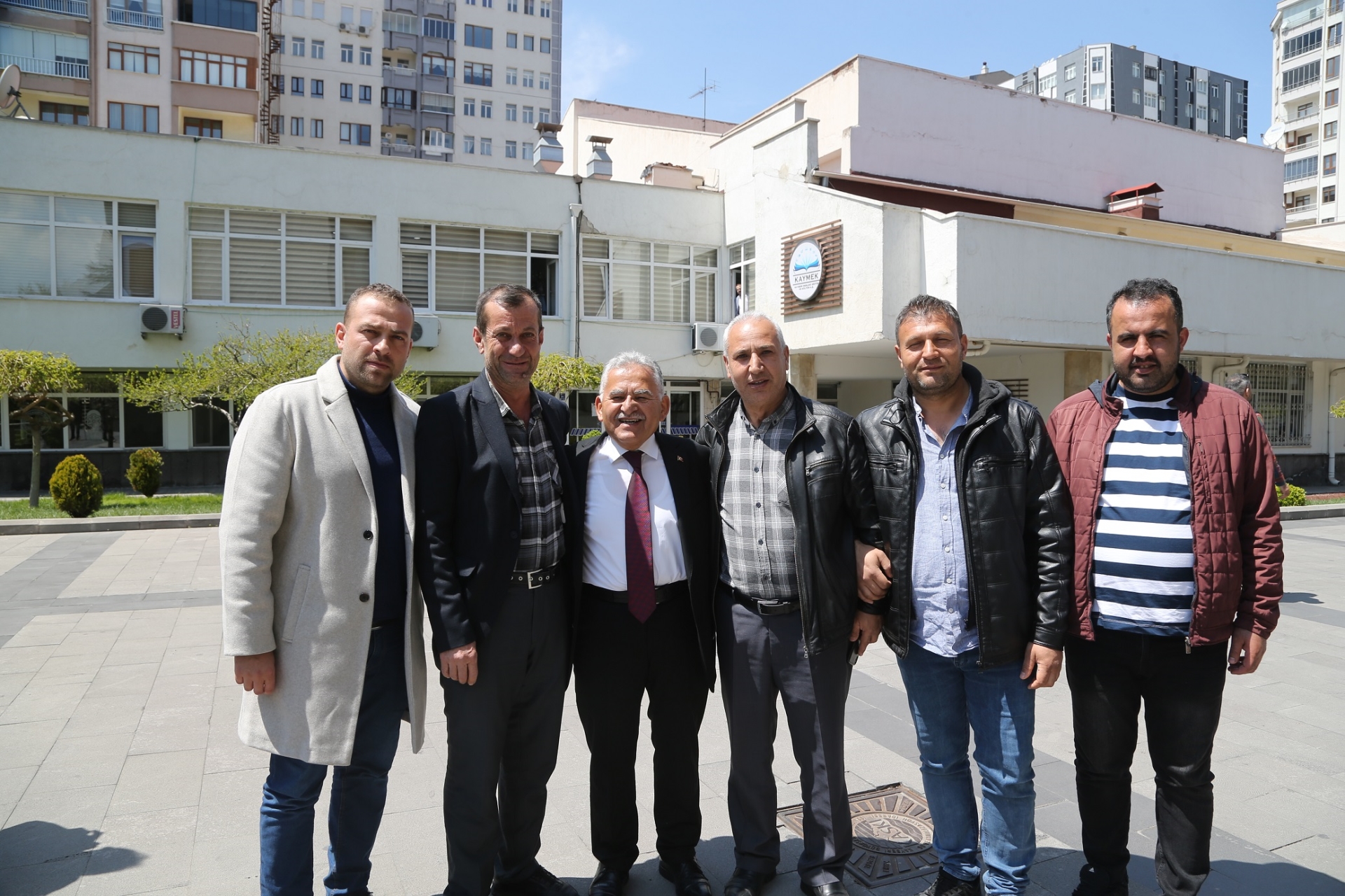 Başkan Büyükkılıç, Yemekhanede Personel ve Vatandaş ile Buluştu Başkan Büyükkılıç, Yemekhanede Personel ve Vatandaş ile Buluştu