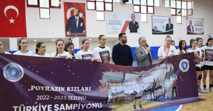 Şampiyonlara coşkulu kutlama Şampiyonlara coşkulu kutlama