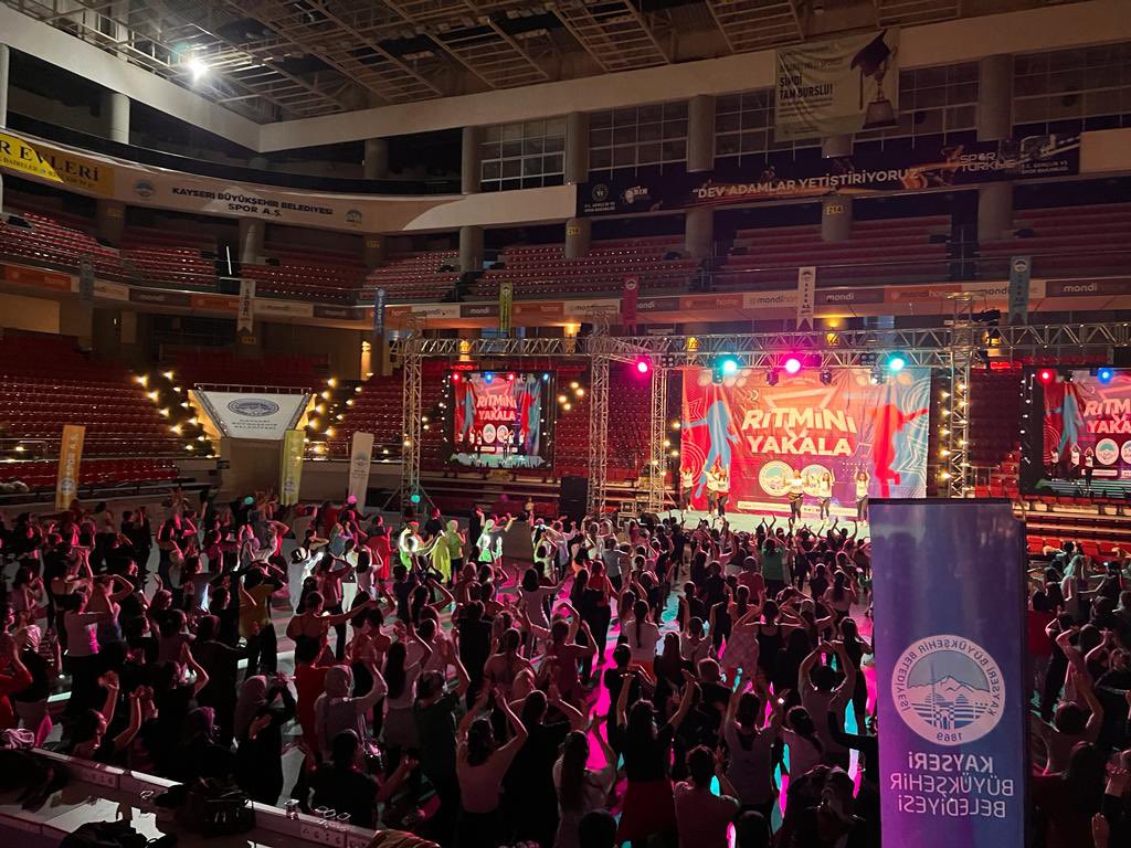 Kayseri Büyükşehir Belediyesi Spor A.Ş. 1000 Kişilik Kadro ile Ritmini Yakaladı Kayseri Büyükşehir Belediyesi Spor A.Ş. 1000 Kişilik Kadro ile Ritmini Yakaladı