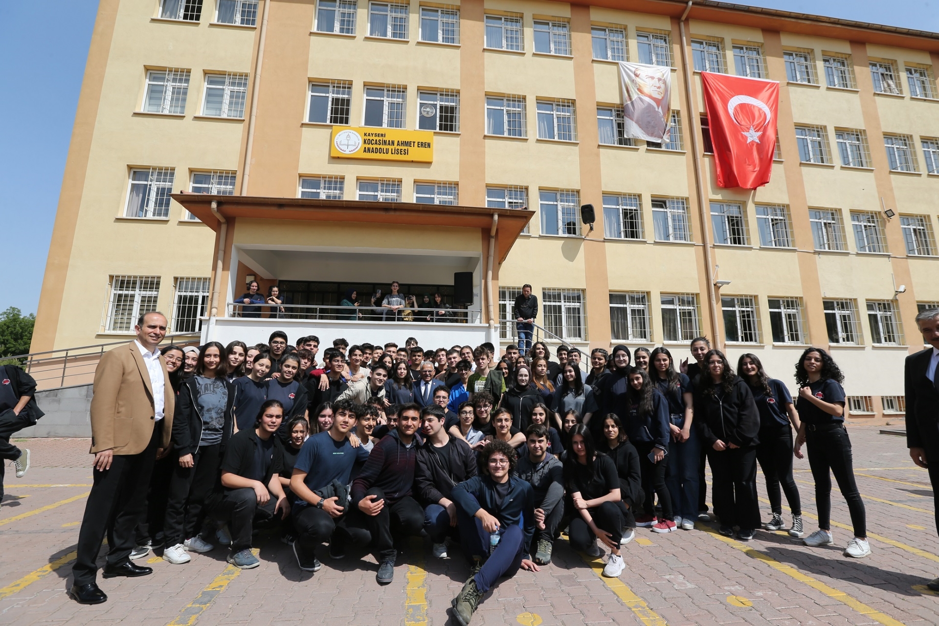 Başkan Büyükkılıç, Öğrencilerle TOGG’u Buluşturuyor Başkan Büyükkılıç, Öğrencilerle TOGG’u Buluşturuyor