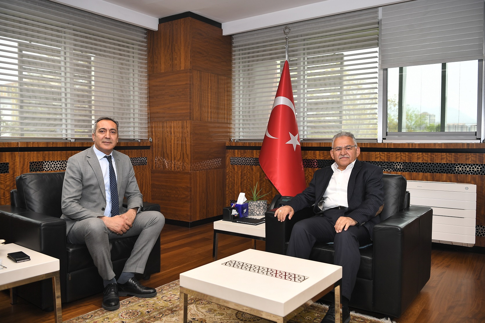 Başkan Büyükkılıç’a Kamu Kurumu Yöneticilerinden Ziyaret Başkan Büyükkılıç’a Kamu Kurumu Yöneticilerinden Ziyaret