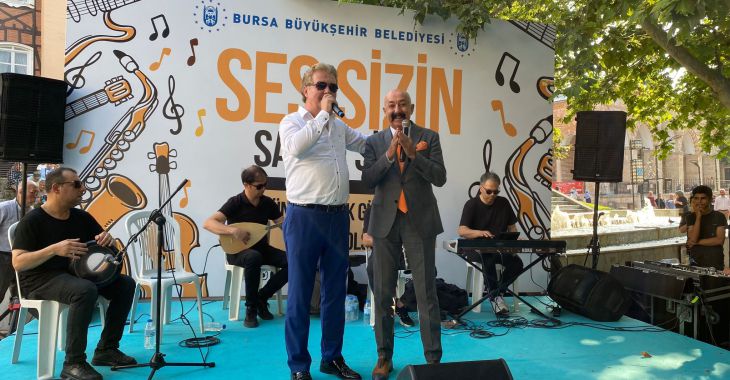 Müzik Günü’nde mikrofon Bursalılarda Müzik Günü’nde mikrofon Bursalılarda