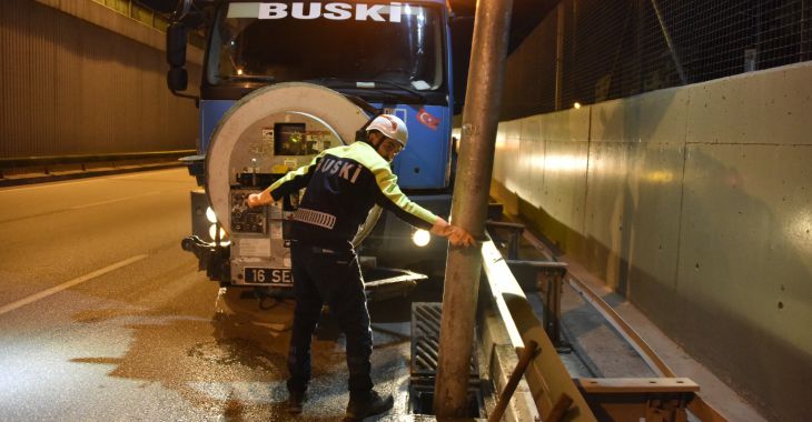 Şehir uykuda, BUSKİ iş başında Şehir uykuda, BUSKİ iş başında