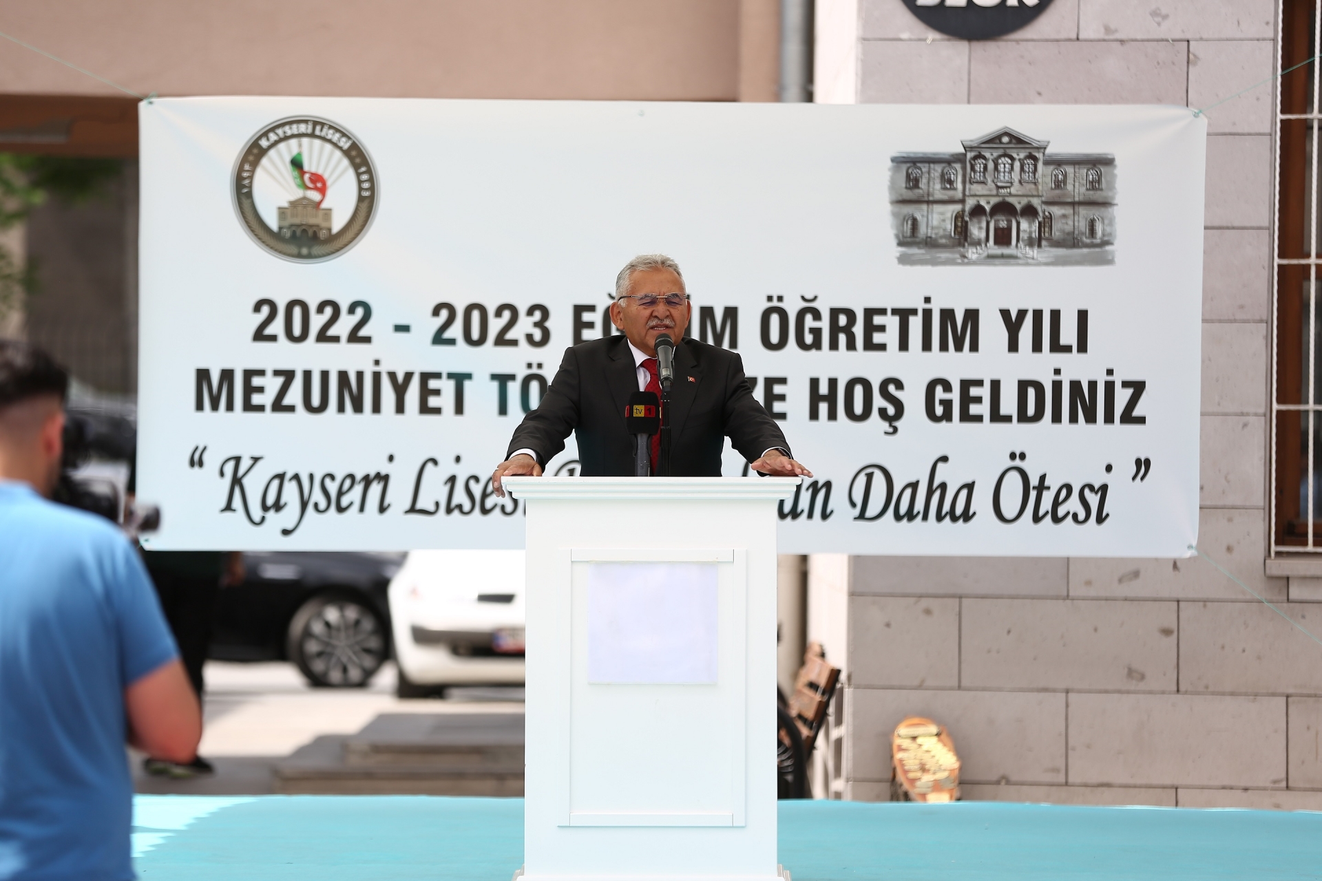 Başkan Büyükkılıç ve Vali Çiçek, Kayseri Lisesi Mezuniyet Töreni’nde Öğrencilerle Buluştu Başkan Büyükkılıç ve Vali Çiçek, Kayseri Lisesi Mezuniyet Töreni’nde Öğrencilerle Buluştu