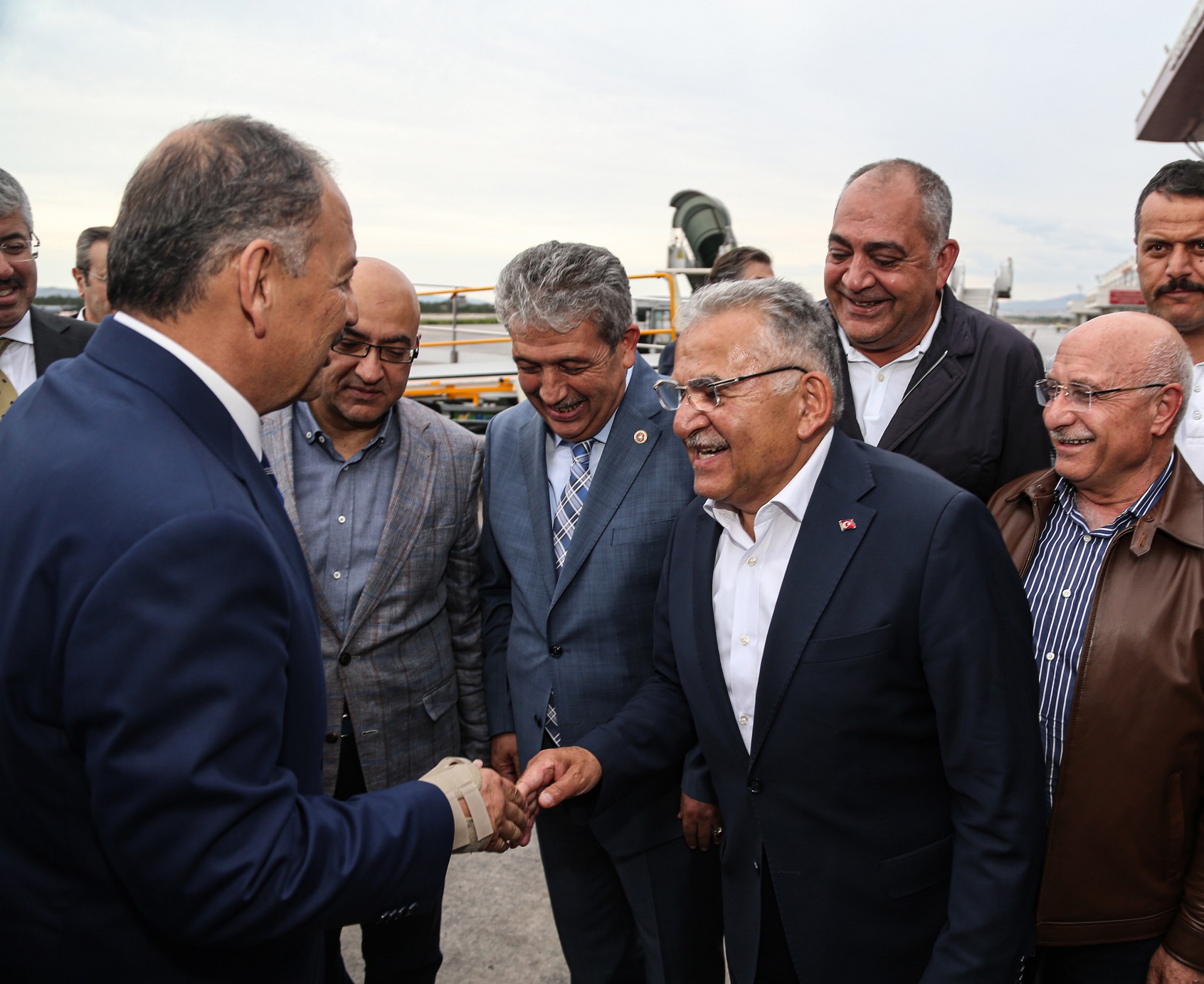 Bakan Özhaseki’ye Memleketinde Coşkulu Karşılama Bakan Özhaseki’ye Memleketinde Coşkulu Karşılama