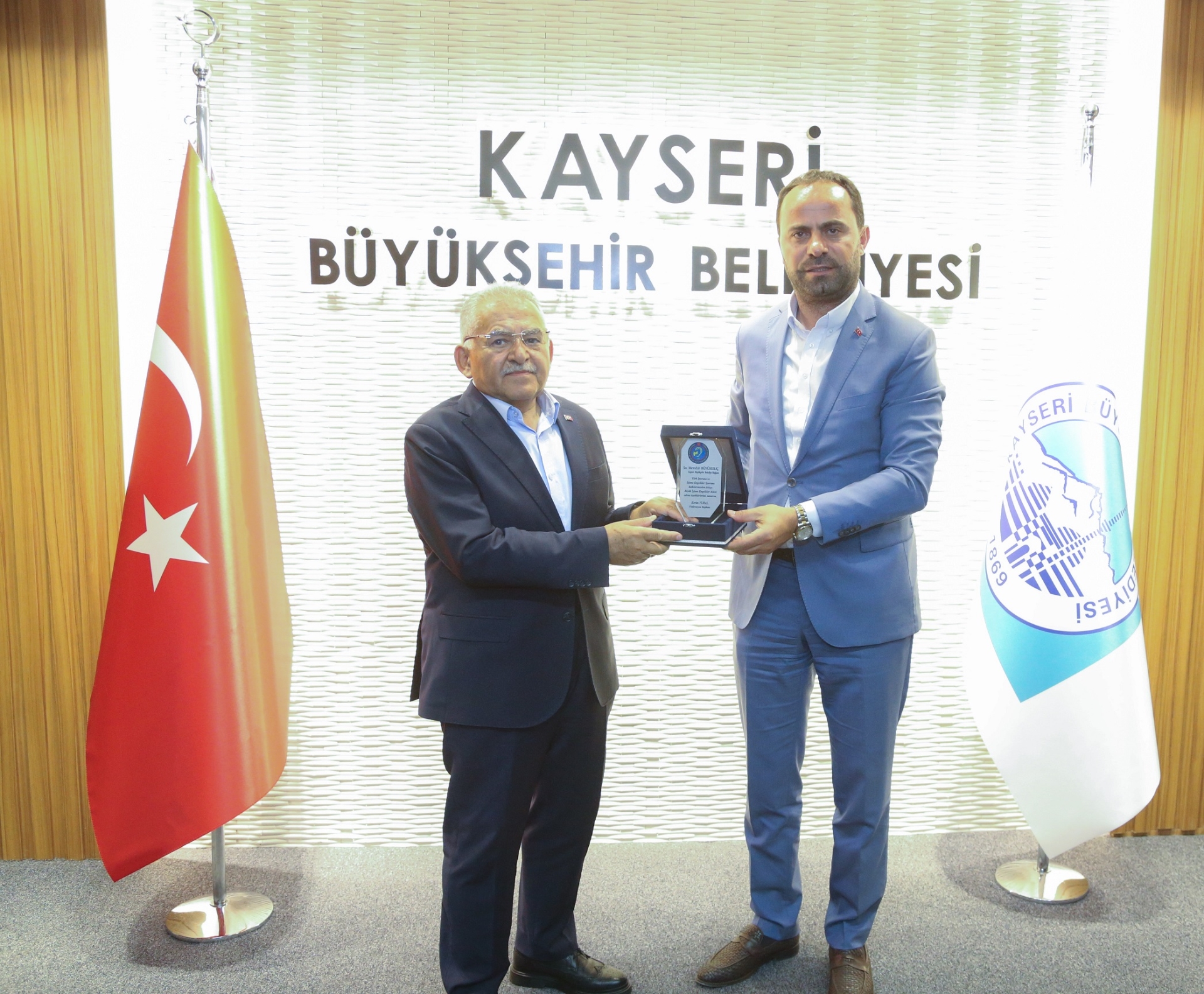 Başkan Büyükkılıç’a Uluslararası Sağır Sporları Komitesi’nden Ziyaret Başkan Büyükkılıç’a Uluslararası Sağır Sporları Komitesi’nden Ziyaret