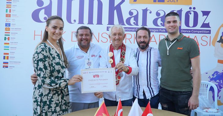 Dansçılar sahnede değil mutfakta ter döktü Dansçılar sahnede değil mutfakta ter döktü