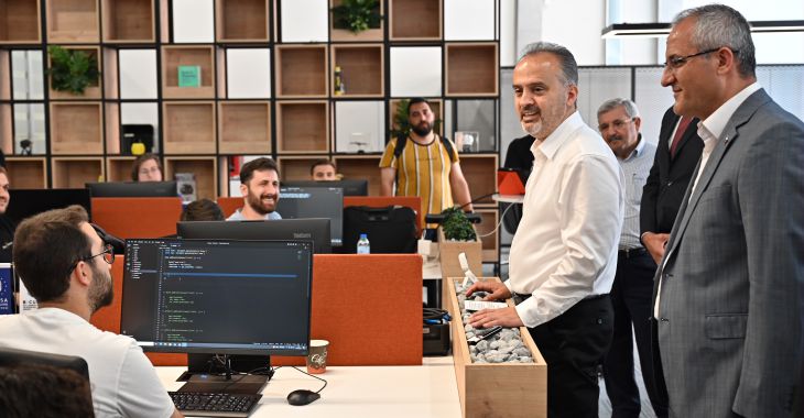 Gençler Bursa’nın geleceğini kodluyor Gençler Bursa’nın geleceğini kodluyor