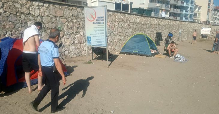 Zabıtadan ‘çadır’ operasyonu Zabıtadan ‘çadır’ operasyonu