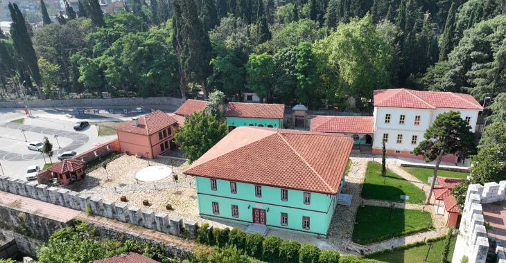 Bursa Mevlevihanesi küllerinden doğdu Bursa Mevlevihanesi küllerinden doğdu