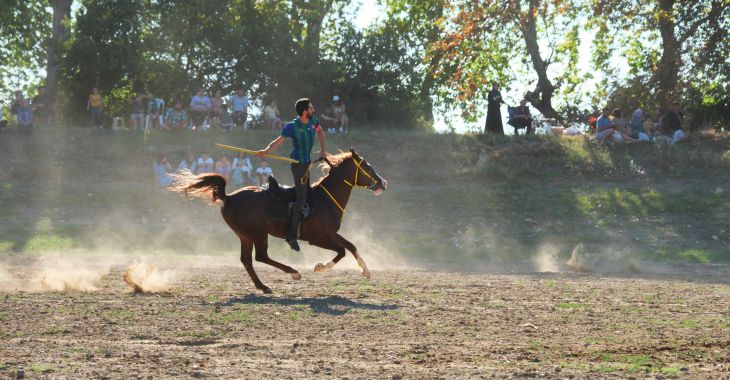 Ciritçiler 15 Temmuz şehitleri için sahaya indi Ciritçiler 15 Temmuz şehitleri için sahaya indi