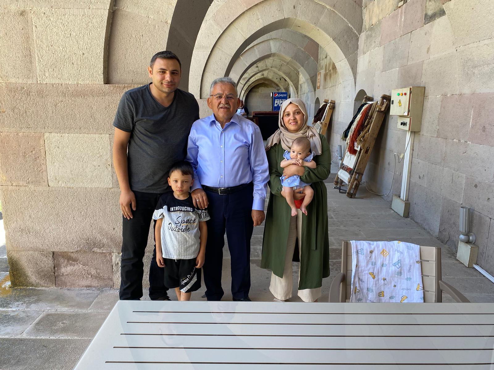 Başkan Büyükkılıç'tan Tarihi Sultan Hanı'na Davet Başkan Büyükkılıç'tan Tarihi Sultan Hanı'na Davet