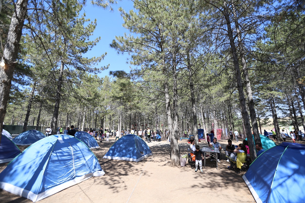 Büyükşehir’in Doğa Kampı ile Kayserililer Doğaya Akın Etti Büyükşehir’in Doğa Kampı ile Kayserililer Doğaya Akın Etti