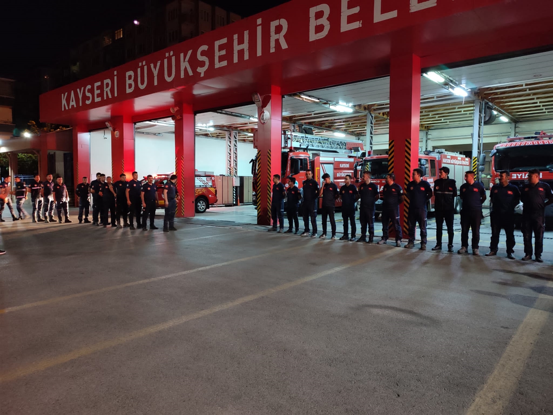 Kayseri İtfaiyesi’nden Mersin’e 4 Araç, 13 Personel ile Destek Kayseri İtfaiyesi’nden Mersin’e 4 Araç, 13 Personel ile Destek