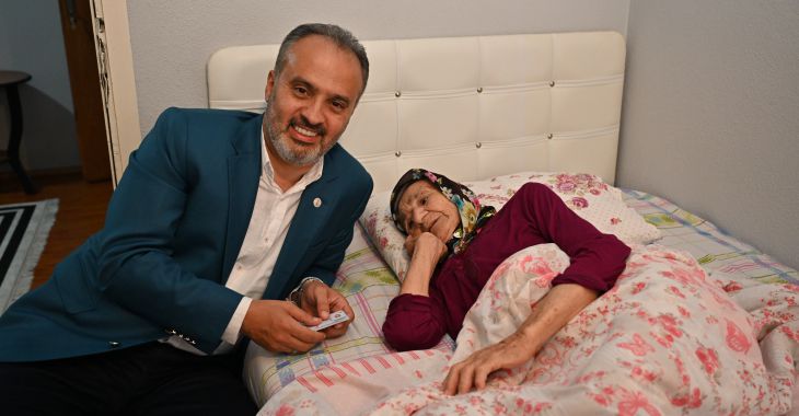 Asırlık çınardan hayır duası Asırlık çınardan hayır duası