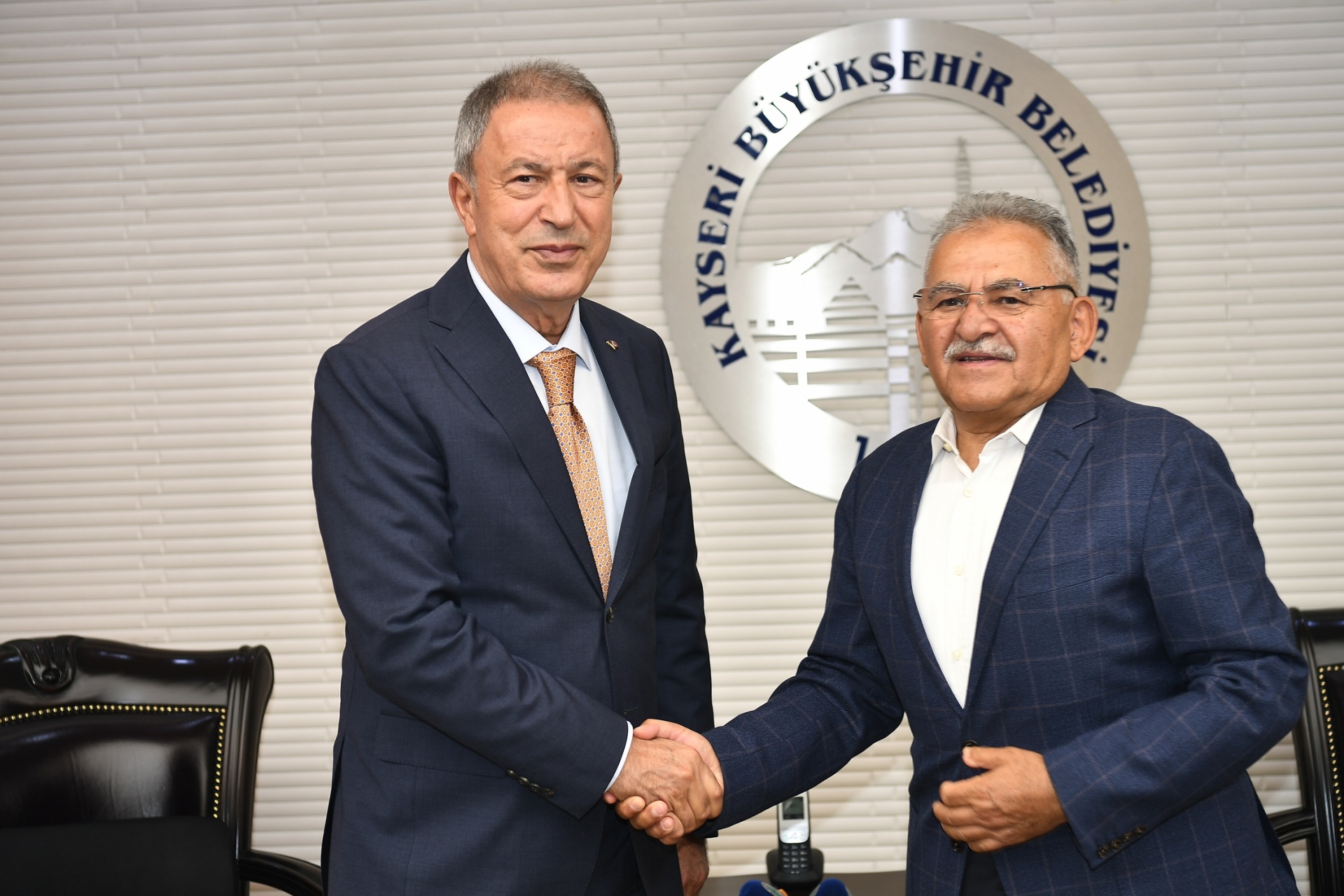 Milli Savunma Komisyonu Başkanı Akar’dan Büyükkılıç’a Ziyaret Milli Savunma Komisyonu Başkanı Akar’dan Büyükkılıç’a Ziyaret