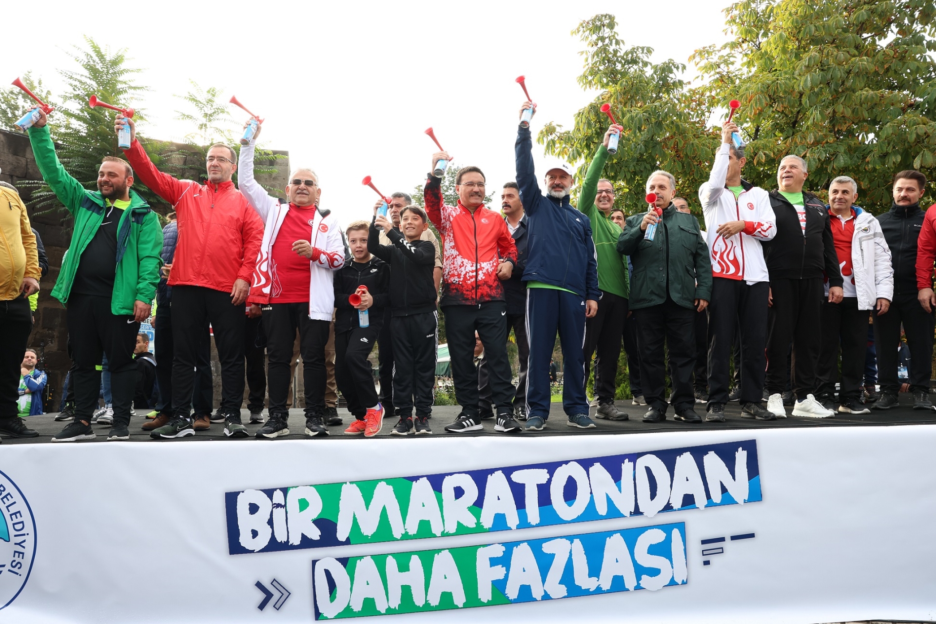 Başkan Büyükkılıç: “Uluslararası Yarı Maratonu’nda Geri Sayım Başladı” Başkan Büyükkılıç: “Uluslararası Yarı Maratonu’nda Geri Sayım Başladı”