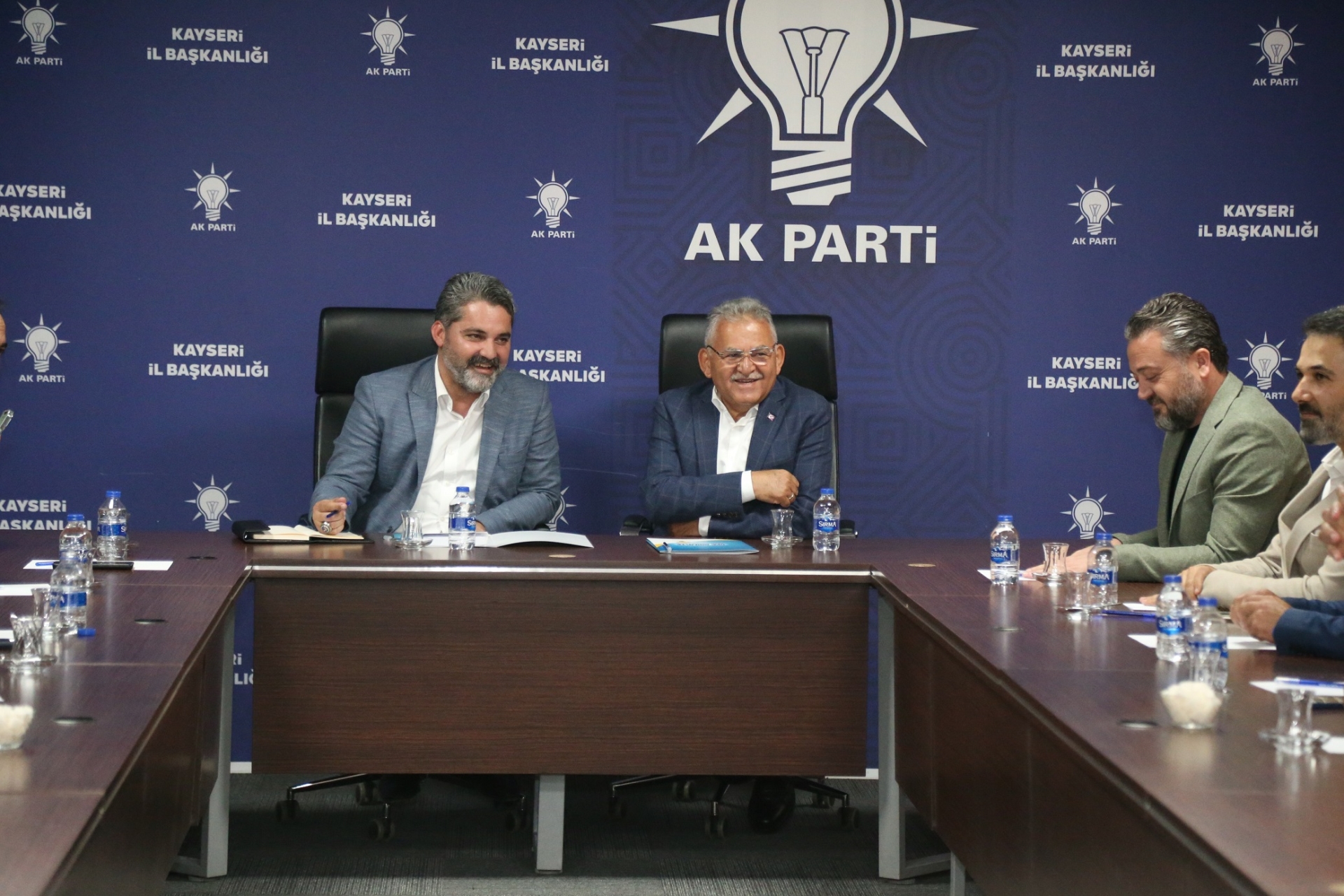 Başkan Büyükkılıç, İlçe Başkanları İstişare Toplantısı’na Katıldı Başkan Büyükkılıç, İlçe Başkanları İstişare Toplantısı’na Katıldı