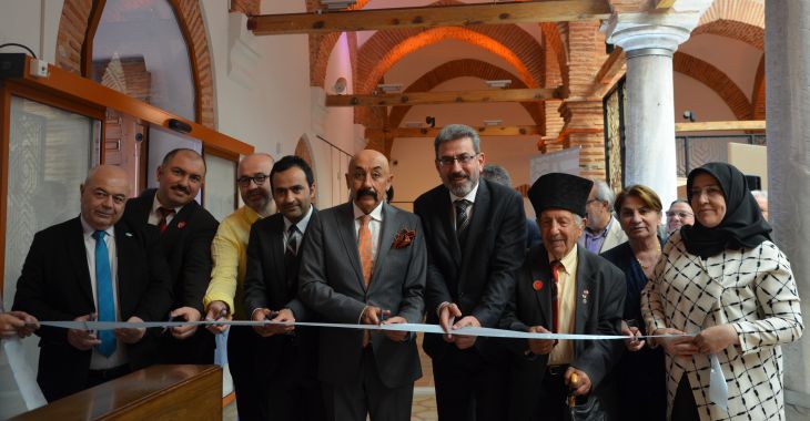 Sanatseverler ‘Çeşm-i Cihan Ebru Sergisi’nde buluştu Sanatseverler ‘Çeşm-i Cihan Ebru Sergisi’nde buluştu