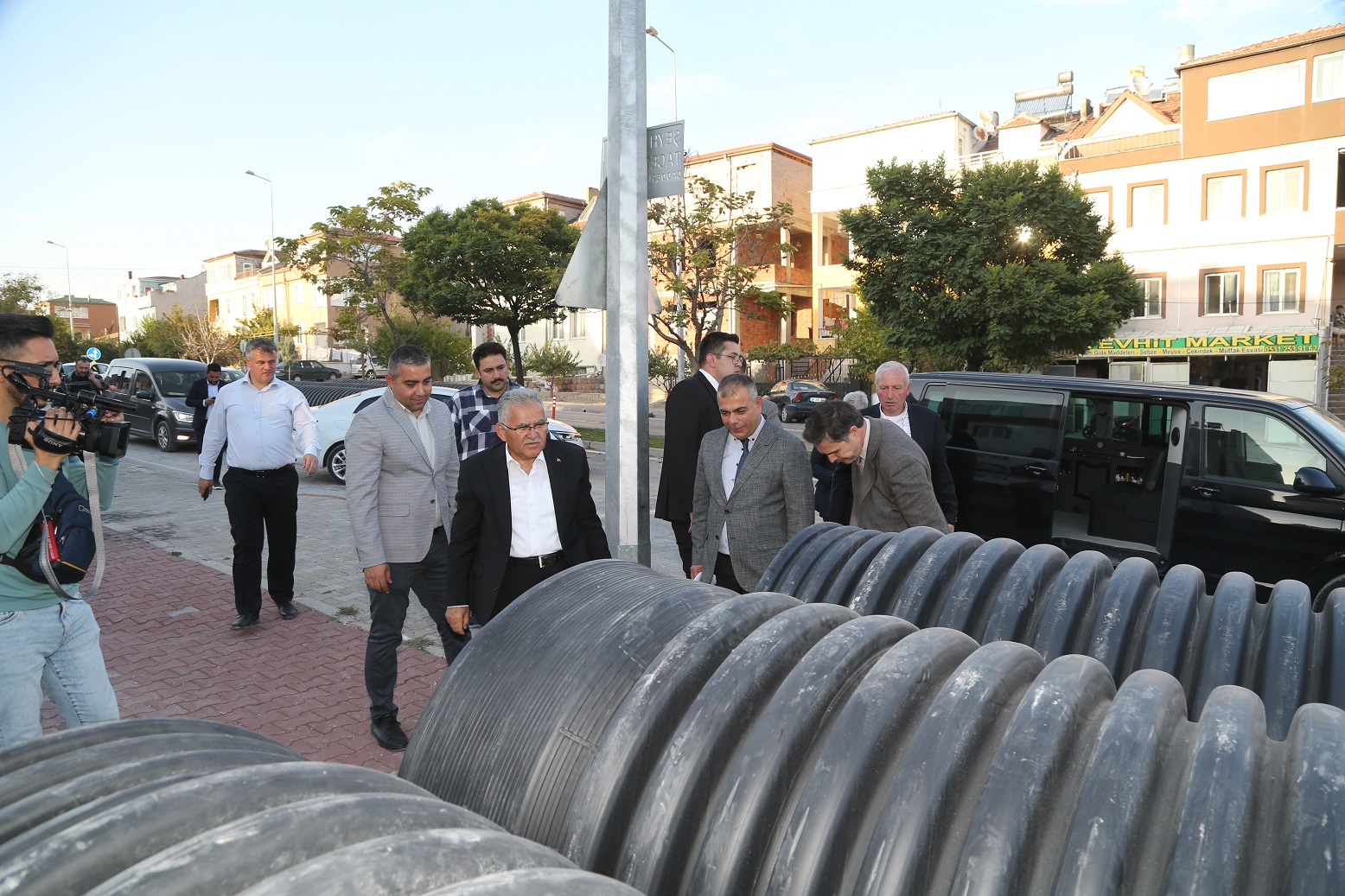 Büyükşehir’den Eskişehir Bağlarına 10 Milyon TL’lik Yağmursuyu Hattı Yatırımı Büyükşehir’den Eskişehir Bağlarına 10 Milyon TL’lik Yağmursuyu Hattı Yatırımı